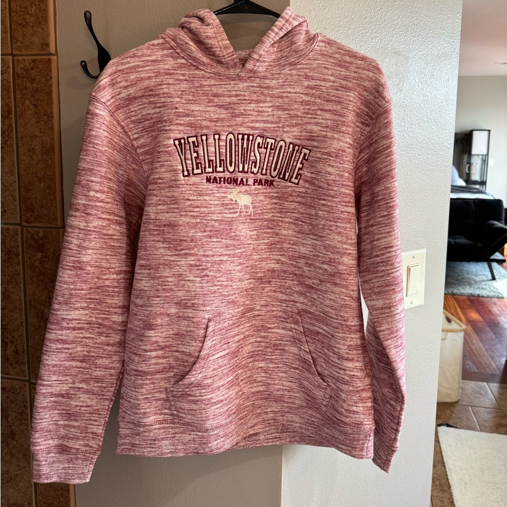 Yellostone sweater